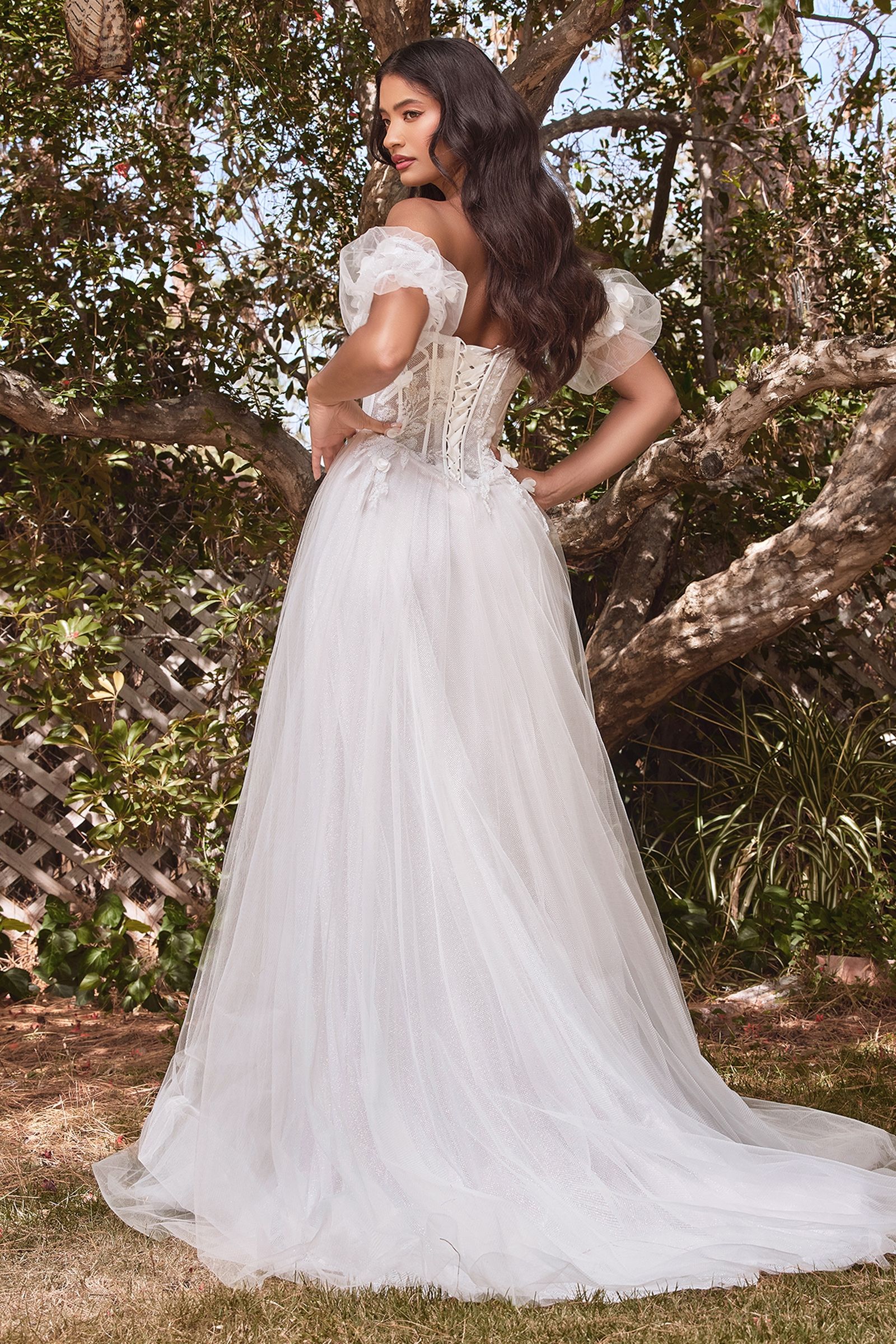 Elegant Bridal Wedding Dress – Timeless Bridal Gown
